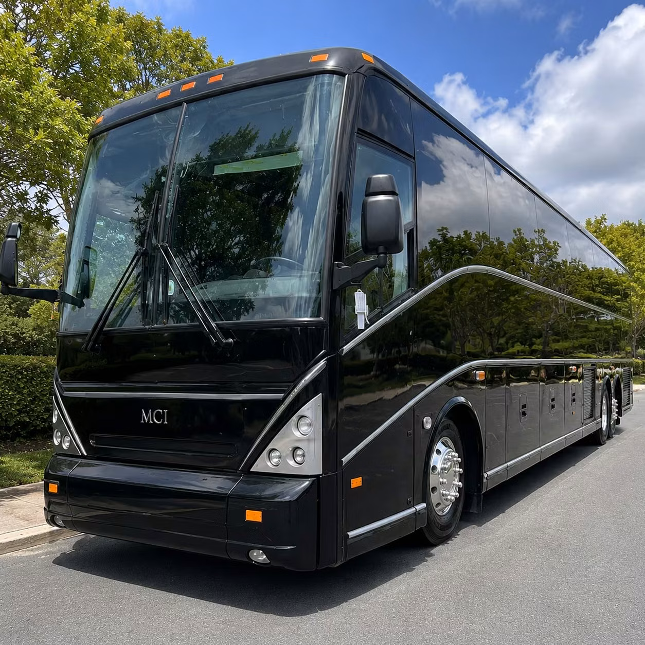 corporate shuttle services for santa rosa winery events and client entertainment