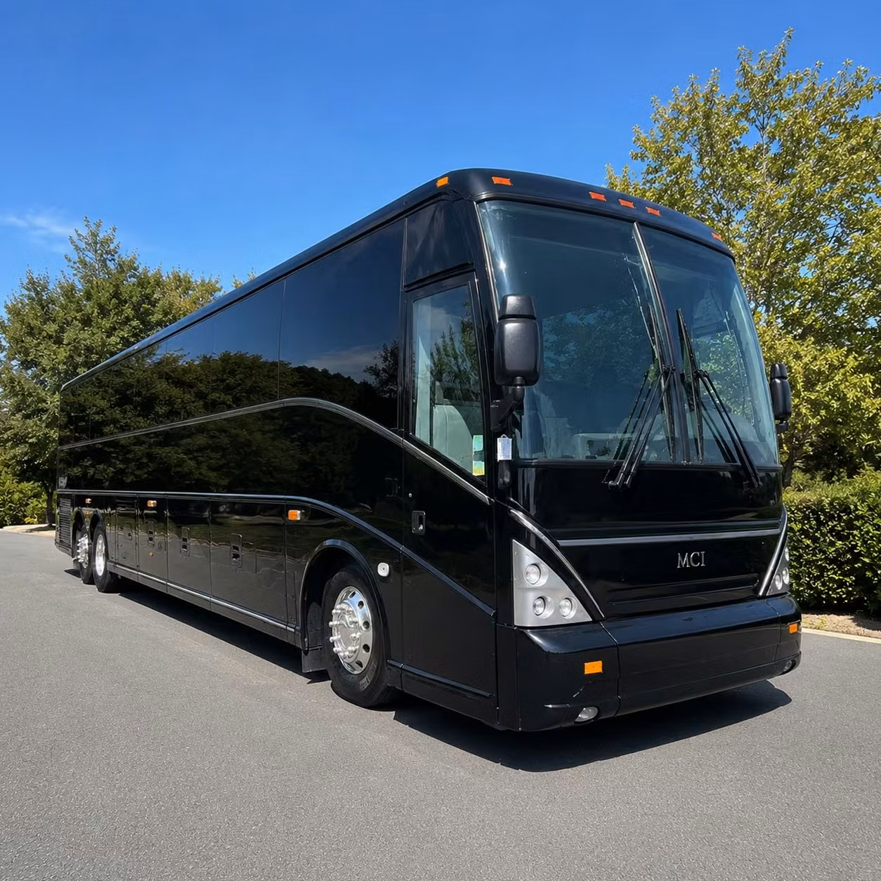 employee commuter shuttles between santa rosa offices and remote parking