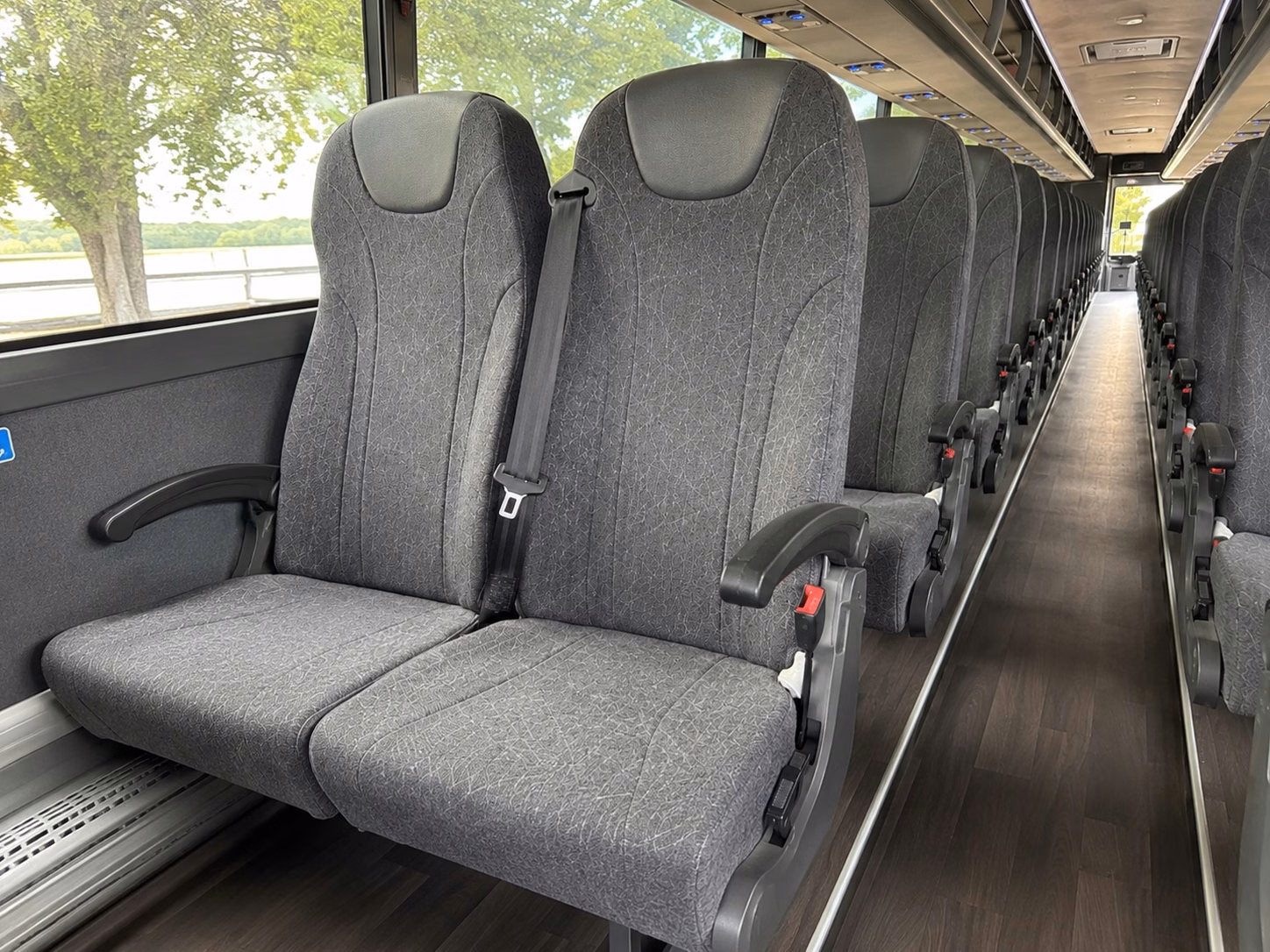 what wedding guest shuttles work best for downtown santa rosa hotels